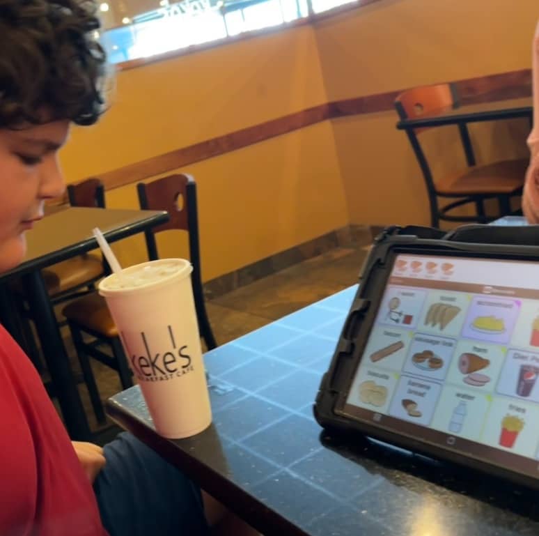 Using AAC in the Community: Tips for Families on the Move